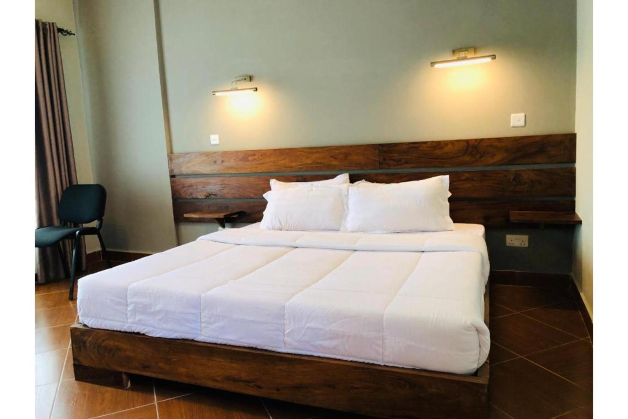 Meley Impala Hotel Munyonyo Extérieur photo
