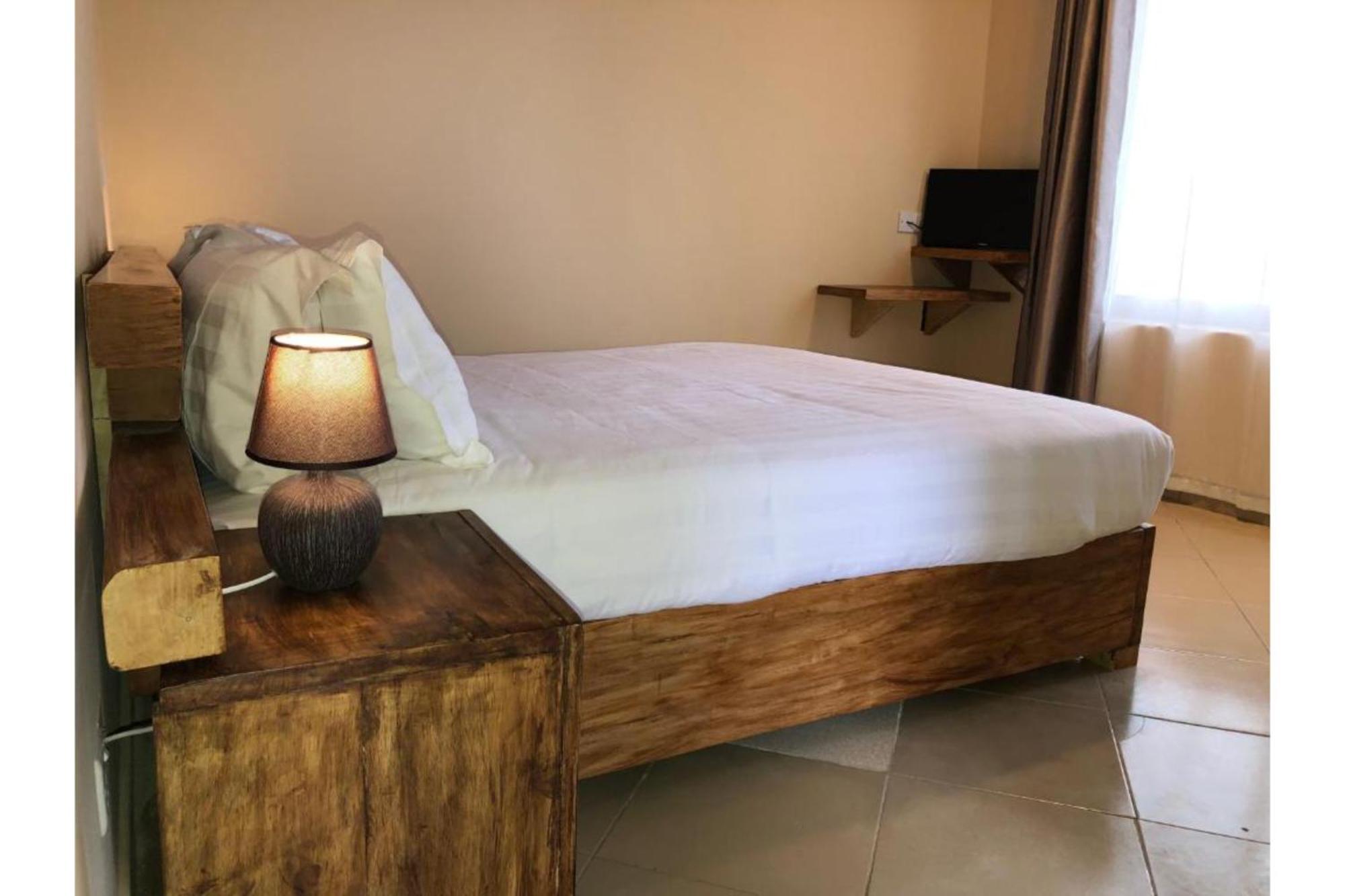 Meley Impala Hotel Munyonyo Extérieur photo