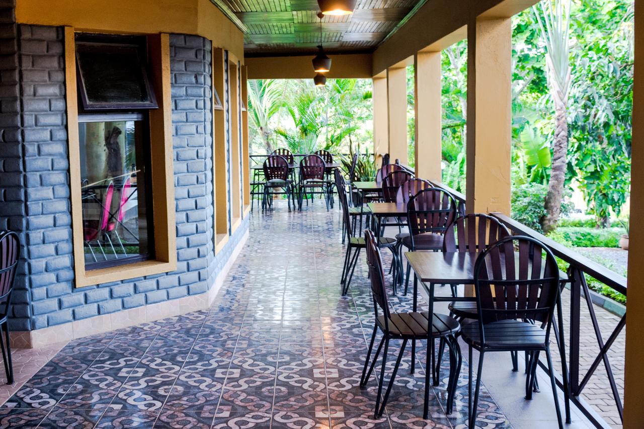 Meley Impala Hotel Munyonyo Extérieur photo