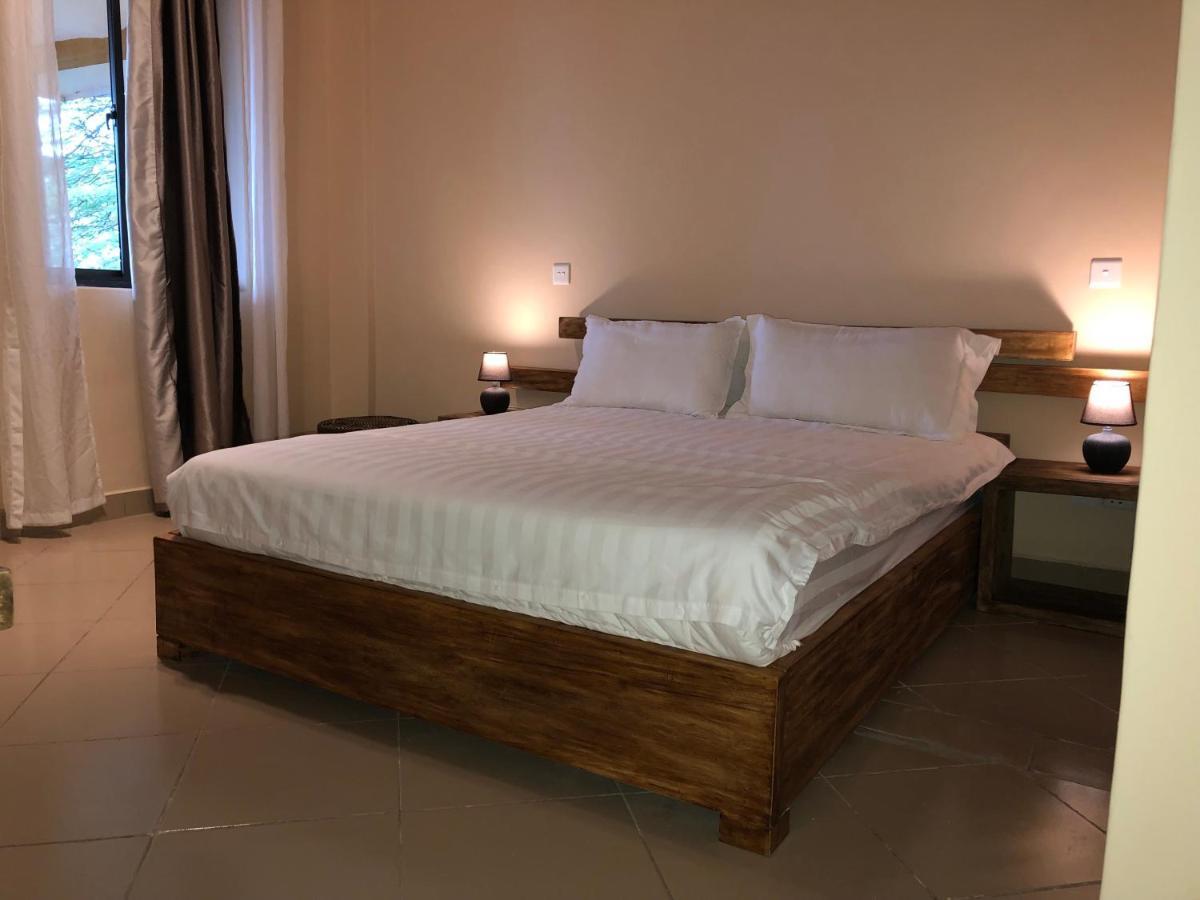 Meley Impala Hotel Munyonyo Extérieur photo