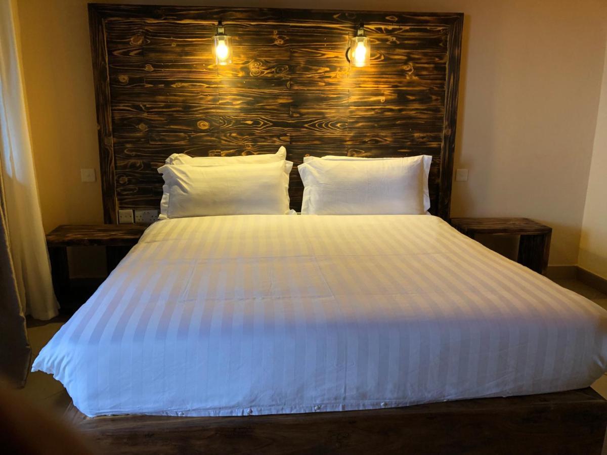 Meley Impala Hotel Munyonyo Extérieur photo